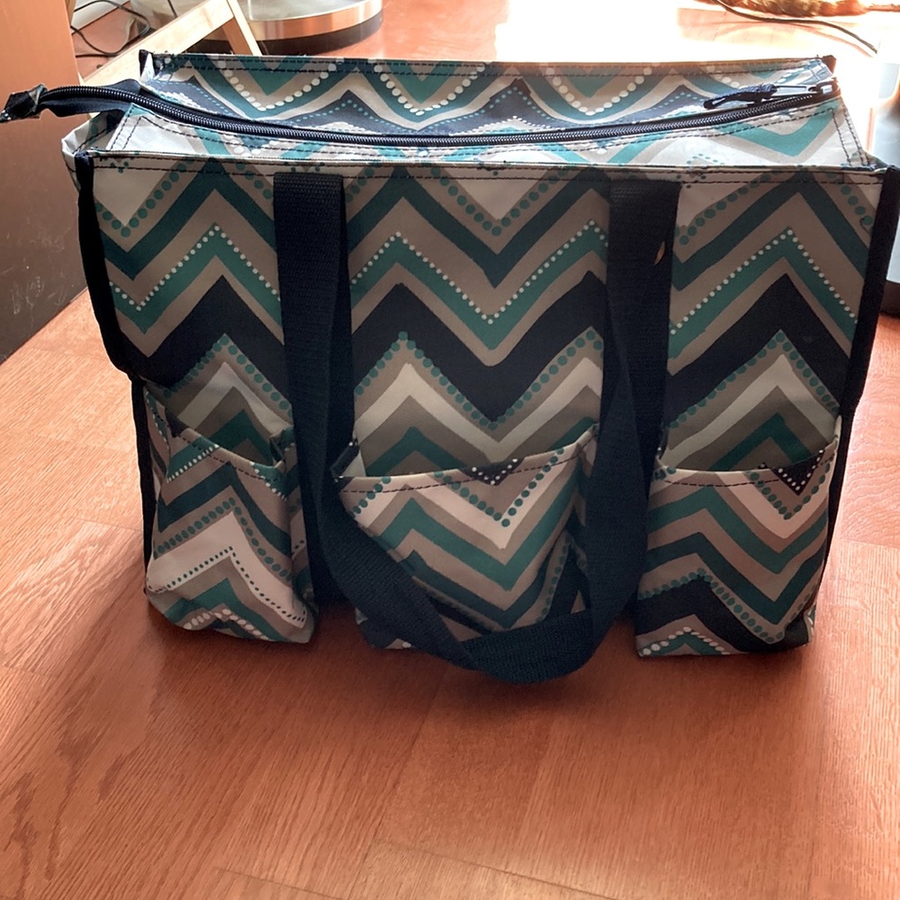 Thirty-one gifts zip top organizing tote